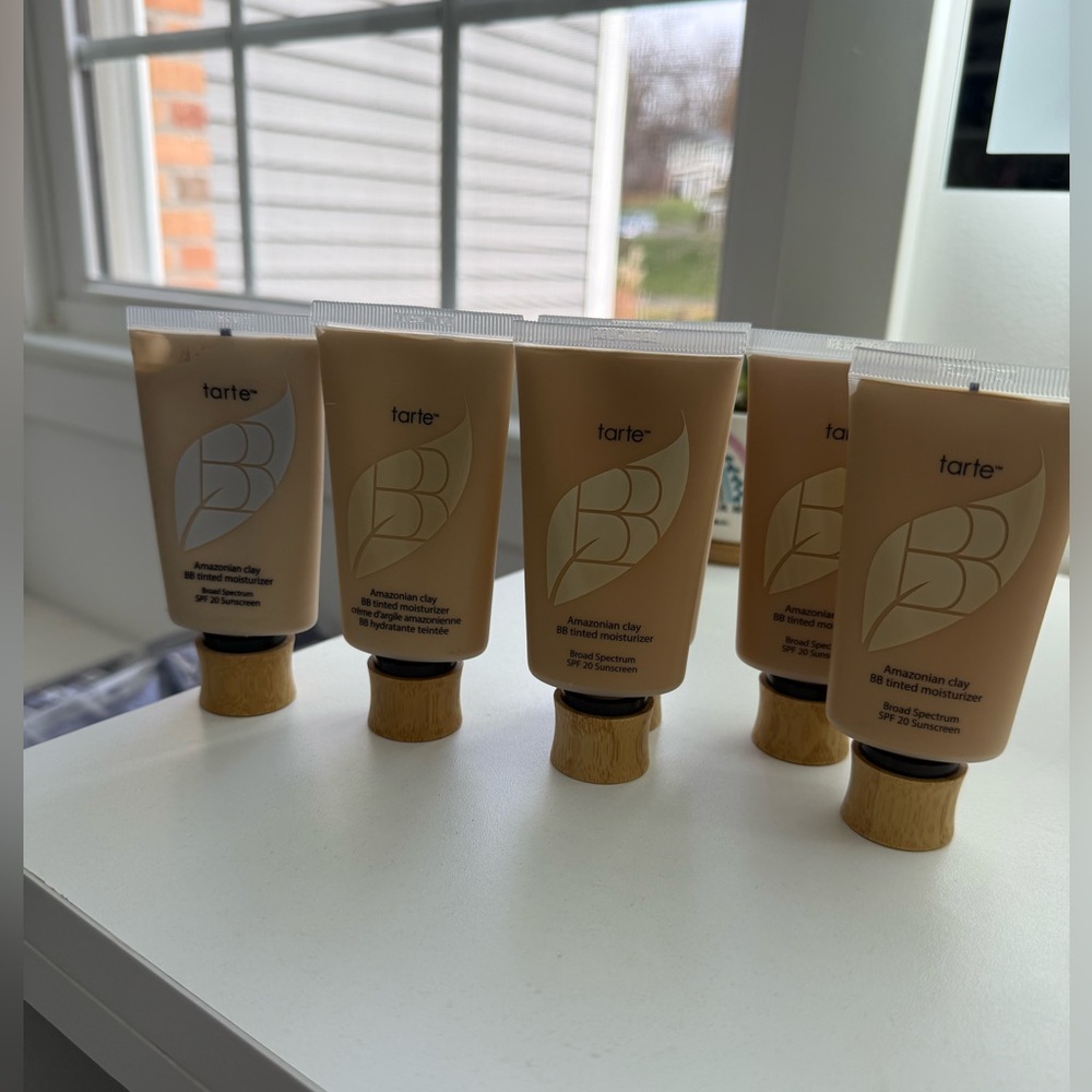 Tarte Amazonian clay BB tinted moisturizer - Picture 3 of 6